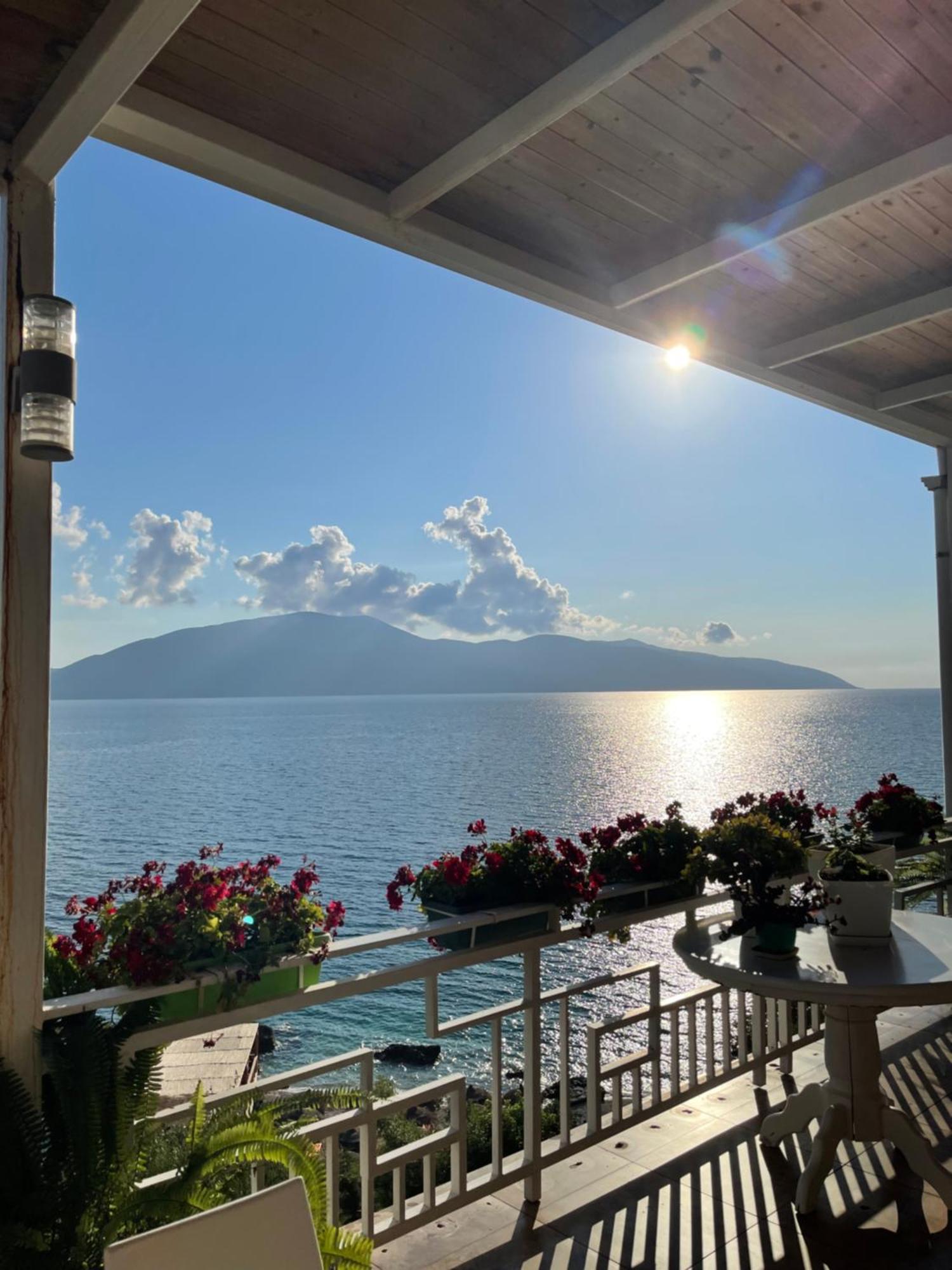 Envi Hotel Vlore Exterior photo