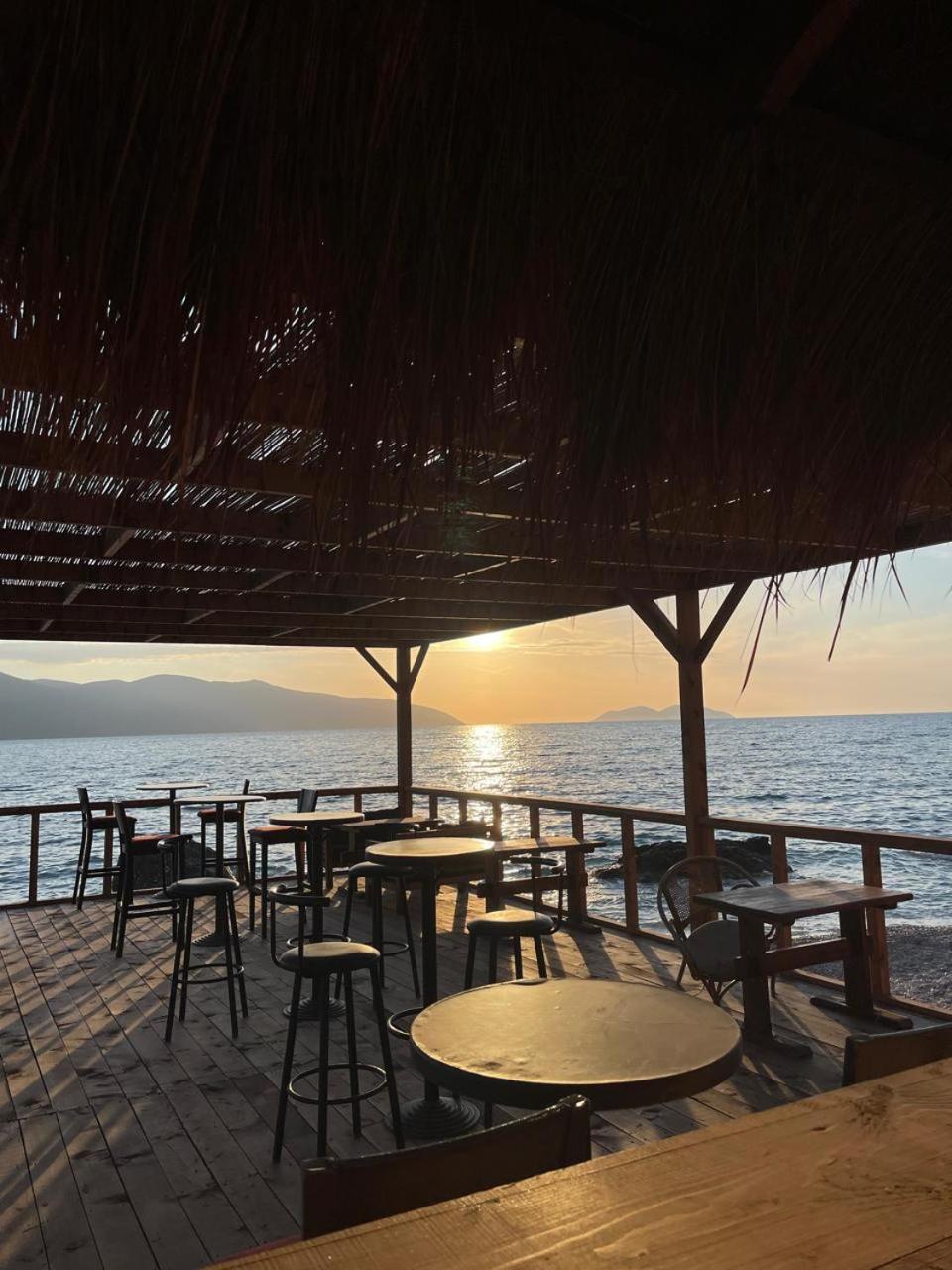 Envi Hotel Vlore Exterior photo