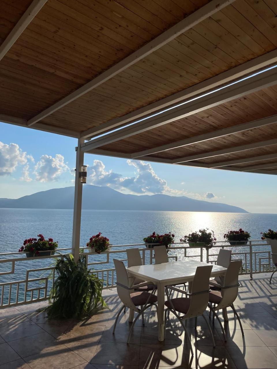 Envi Hotel Vlore Exterior photo