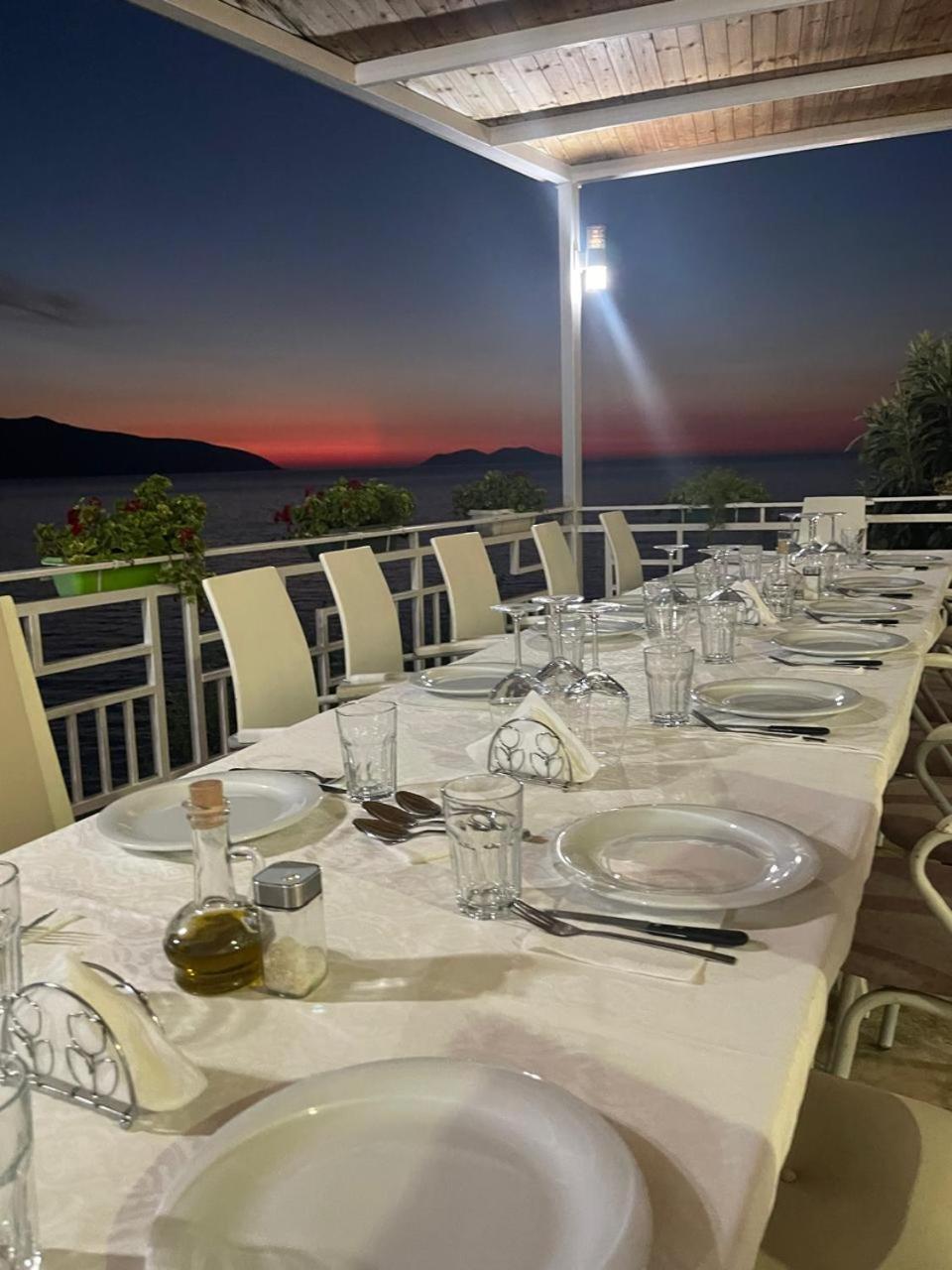 Envi Hotel Vlore Exterior photo