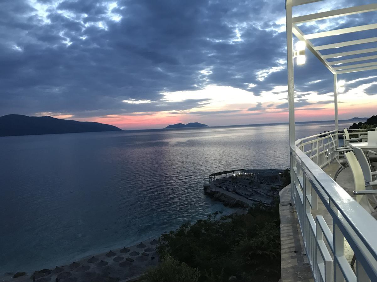 Envi Hotel Vlore Exterior photo