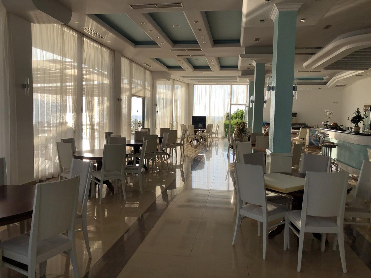 Envi Hotel Vlore Exterior photo