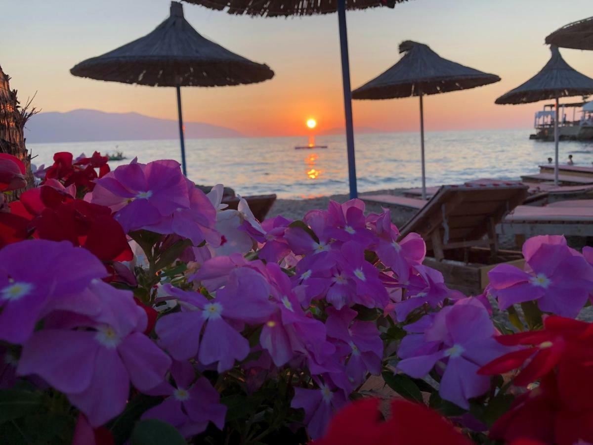 Envi Hotel Vlore Exterior photo
